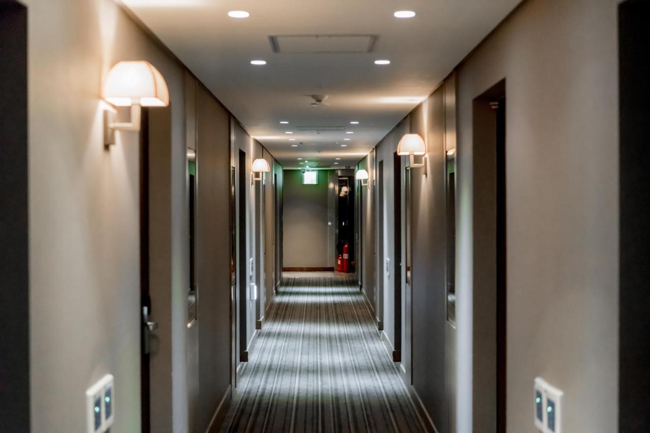 Khách sạn Oriens & Residences Myeongdong Seoul
