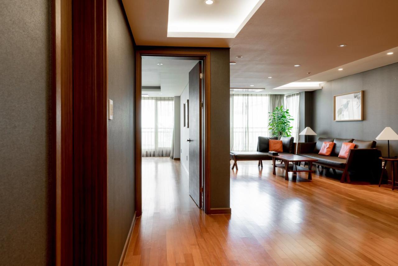 Khách sạn Oriens & Residences Myeongdong